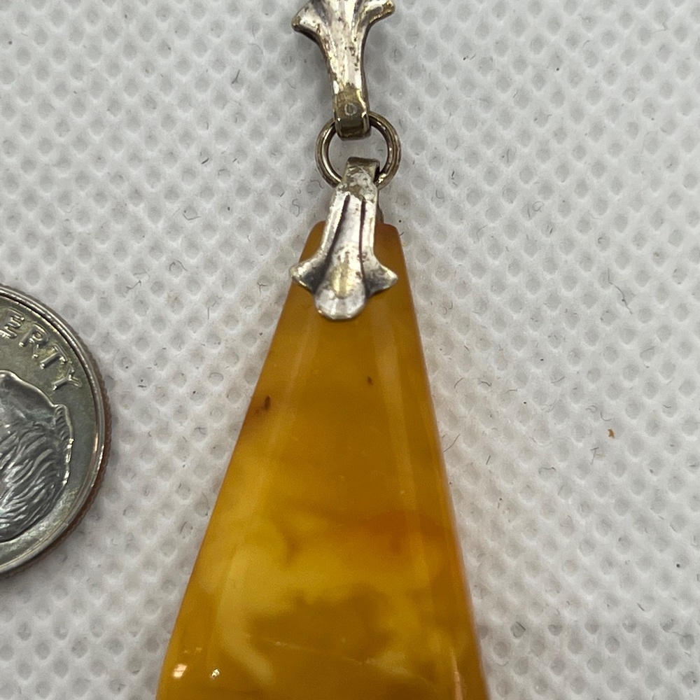 VINTAGE  BALTIC BUTTERSCOTCH INCLUSION AMBER STONE PENDANT SOVIET USSR